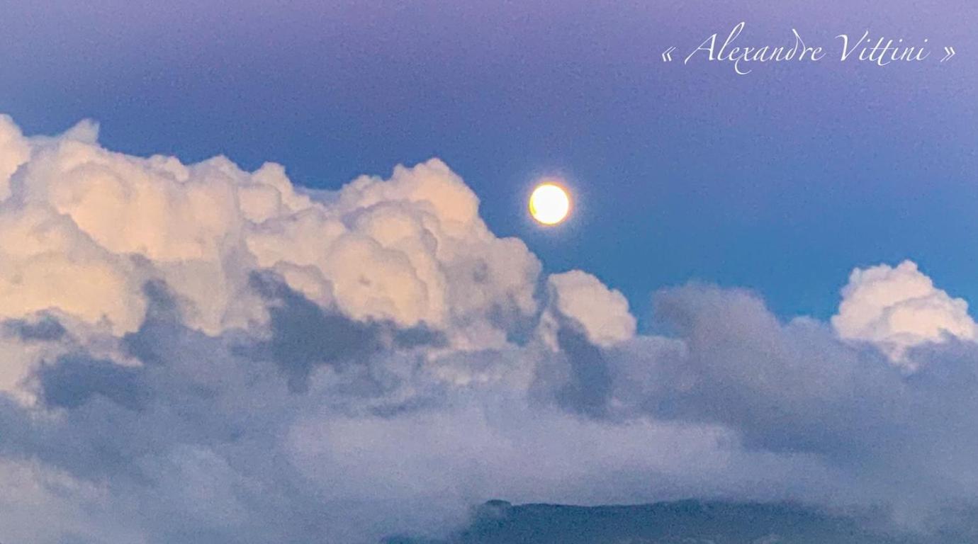 Nuits Magiques Au Village Entre Mer Et Montagnes Bigorno Exterior foto